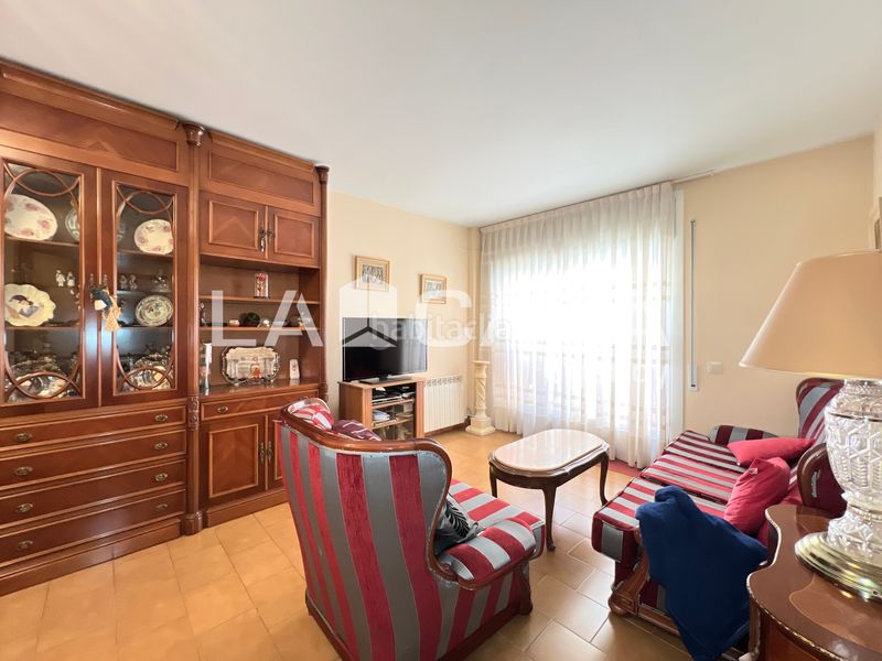 Foto da30fd7e-e9e6-4793-9344-bae111a2c933. Pis amb calefacció a Prosperitat Barcelona