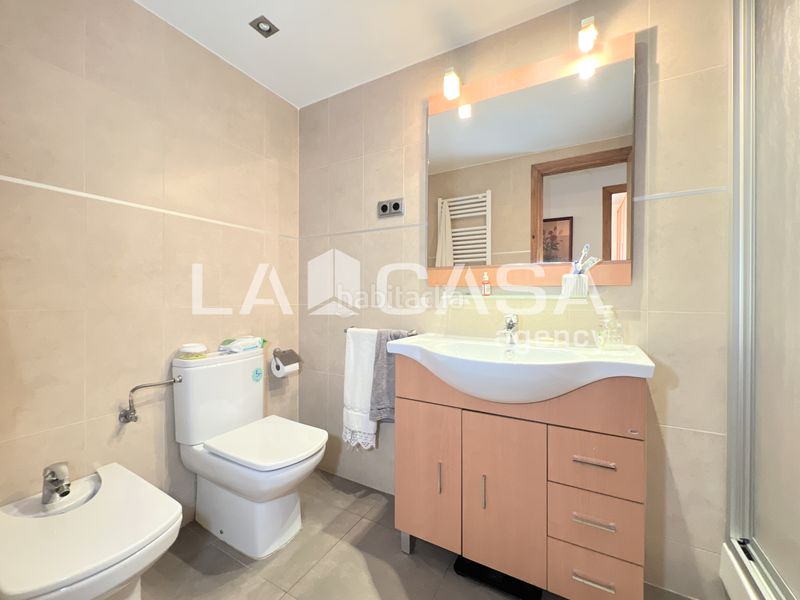 Foto e578f596-2ed9-4741-a349-57cf83da19a7. Pis amb calefacció a Prosperitat Barcelona