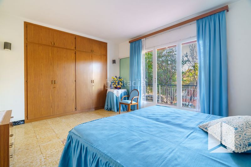 Foto 021dad2a-38e5-45b8-9f96-ab95c3b457f0. Casa amb aparcament a Lluminetes Castelldefels