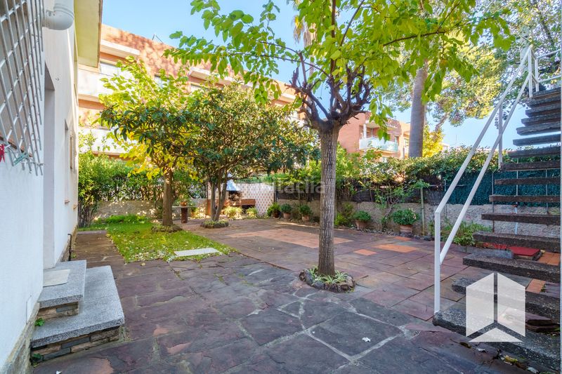 Foto 726a468a-0257-4cf8-81bf-daaa75b621dd. Casa amb aparcament a Lluminetes Castelldefels