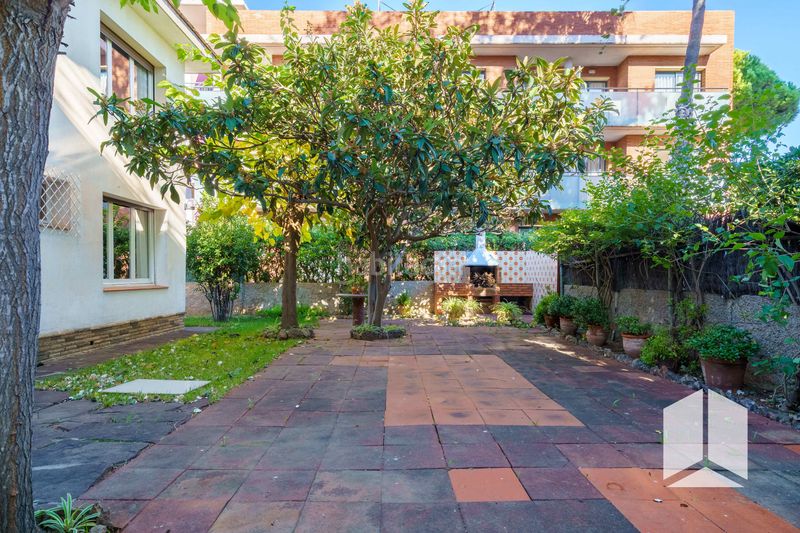 Foto 756c4e99-e935-4c16-9523-36ce07be2807. Casa amb aparcament a Lluminetes Castelldefels