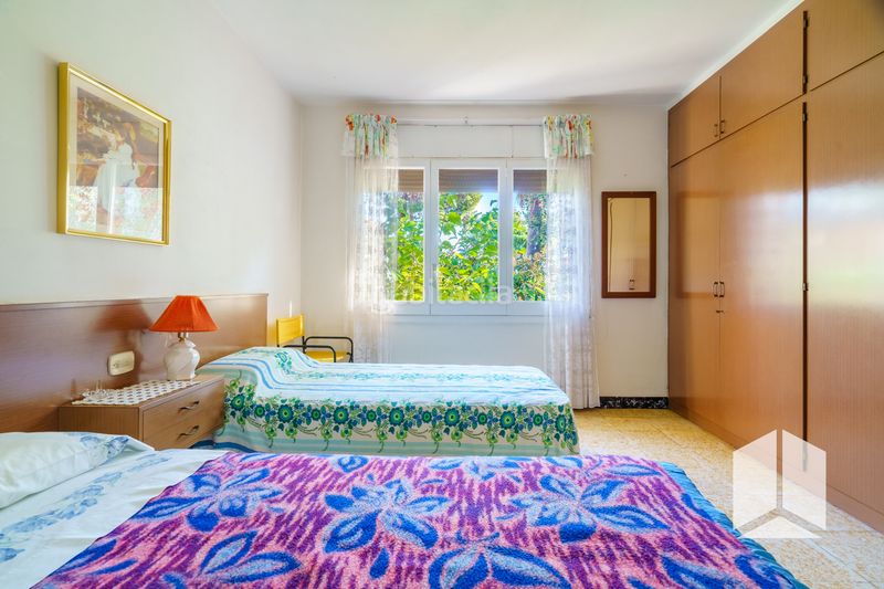 Foto d4d4f799-8fd0-4542-b3b2-1c0dcc210148. Casa amb aparcament a Lluminetes Castelldefels