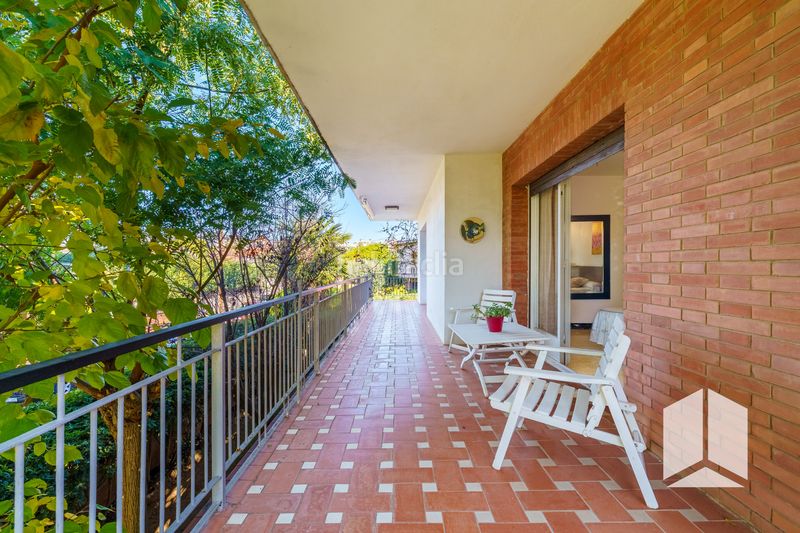 Foto f0f0ed23-6c03-4d51-8ee8-bb4794612bc0. Casa amb aparcament a Lluminetes Castelldefels