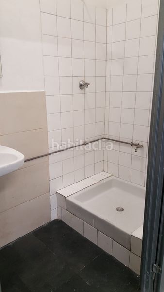 Foto 2f025df7-02c7-46a6-9c87-5186bc5bf11e. Local comercial a Hostafrancs Barcelona