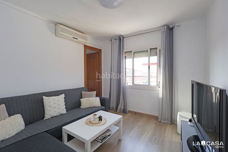 Foto 4d379790-8a6d-4ba1-a108-465537a2c6bc. Pis a Can Vidalet Esplugues de Llobregat