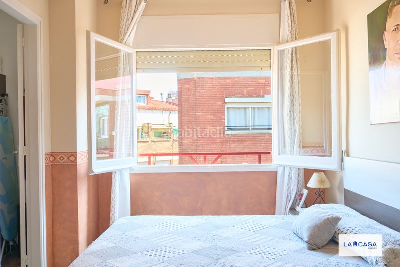 Foto 0062ecc5-d3bd-4a75-92ed-87b1fc910b90. Piso en La Bordeta Barcelona