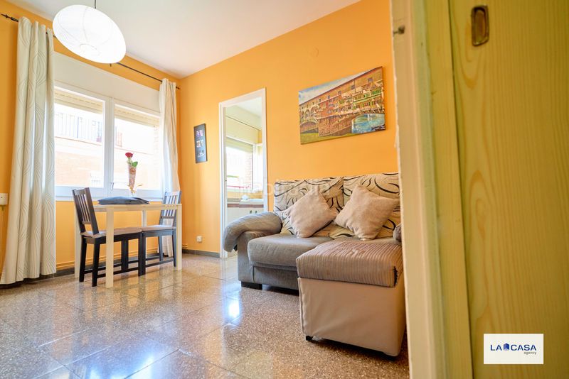 Foto 3de63d31-5ef1-4065-af3e-2070a5afaf8d. Piso en La Bordeta Barcelona