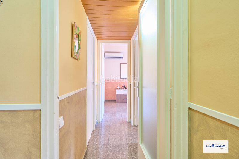 Foto 42b53942-1b31-4a9f-861d-157e5218a2f3. Piso en La Bordeta Barcelona