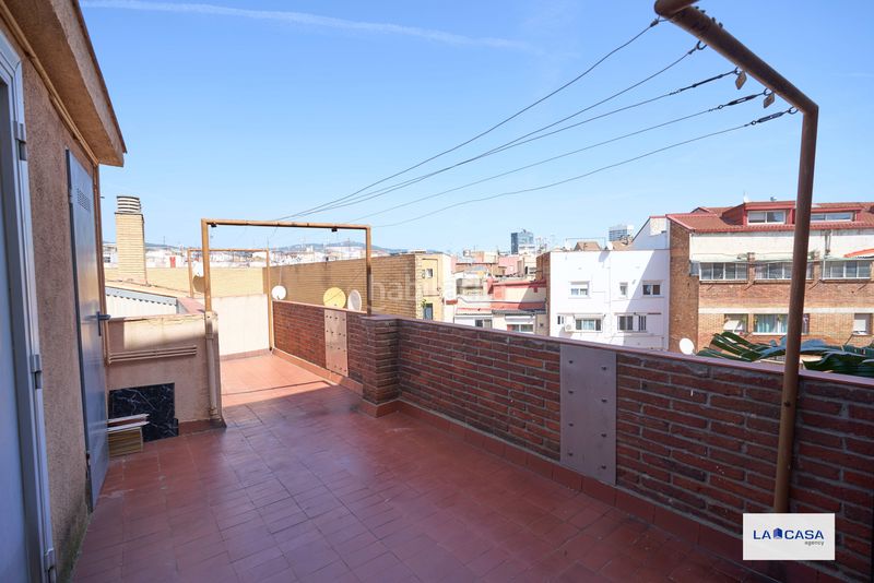 Foto 4d61bf15-2448-4c07-b34b-74ceca477a0c. Piso en La Bordeta Barcelona