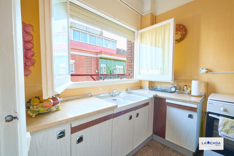 Foto 6fa55520-569e-4a9e-b296-c3495a386db5. Piso en La Bordeta Barcelona