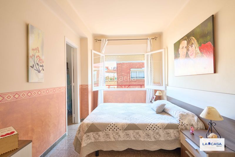 Foto 7aa4f2ef-bcc5-4660-84d3-8fc00aaaeee7. Piso en La Bordeta Barcelona