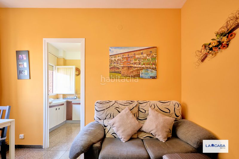 Foto 802f554d-4901-4855-9651-1ab3d8a56ad1. Piso en La Bordeta Barcelona