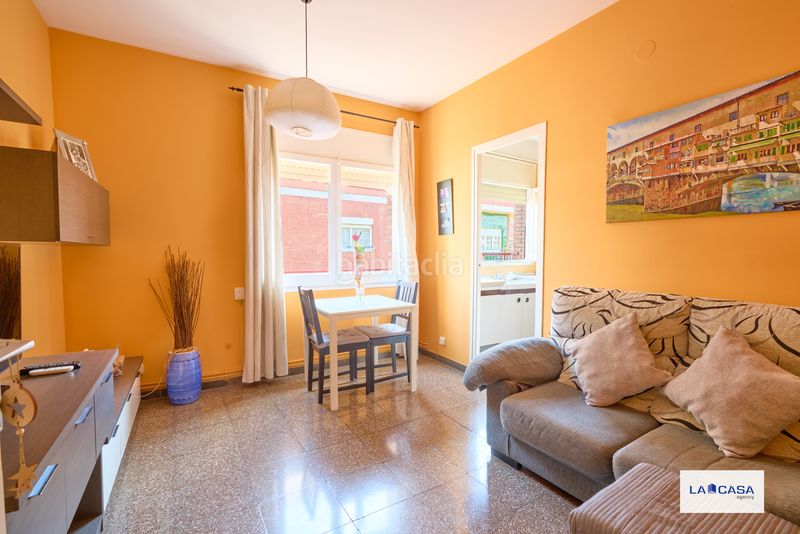 Foto 810dcca0-41fa-49b1-92c5-1a53d12a34e0. Piso en La Bordeta Barcelona