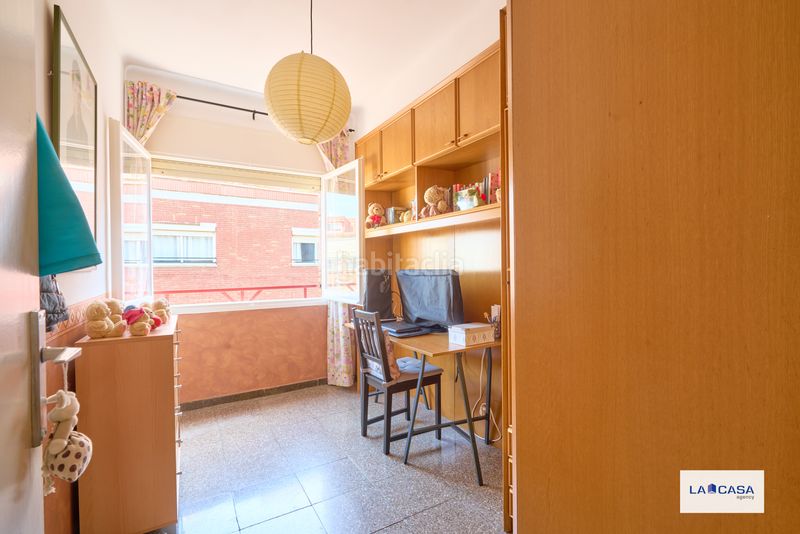 Foto 82ce5e2d-5e4b-4ca7-b334-428ddc19e261. Piso en La Bordeta Barcelona