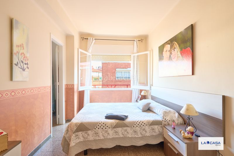 Foto d07a23a1-7980-4f51-bd9b-e4dc9bf92c20. Piso en La Bordeta Barcelona