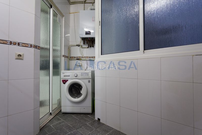 Foto eef257a7-fa7c-43d8-bf0f-0c113b521f96. Pis a El Camp de l´Arpa del Clot Barcelona