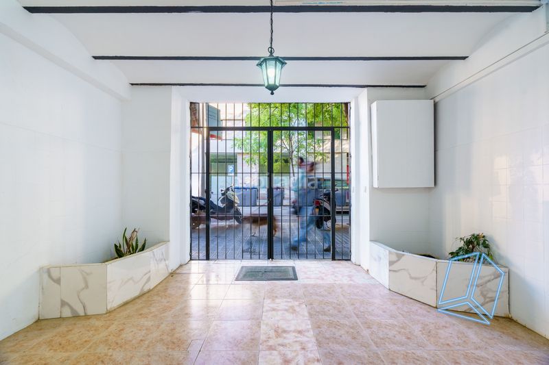 Foto 560d33d3-66ab-447b-91f1-9ca5702bd00e. Planta baja en La Nova Esquerra de l´Eixample Barcelona