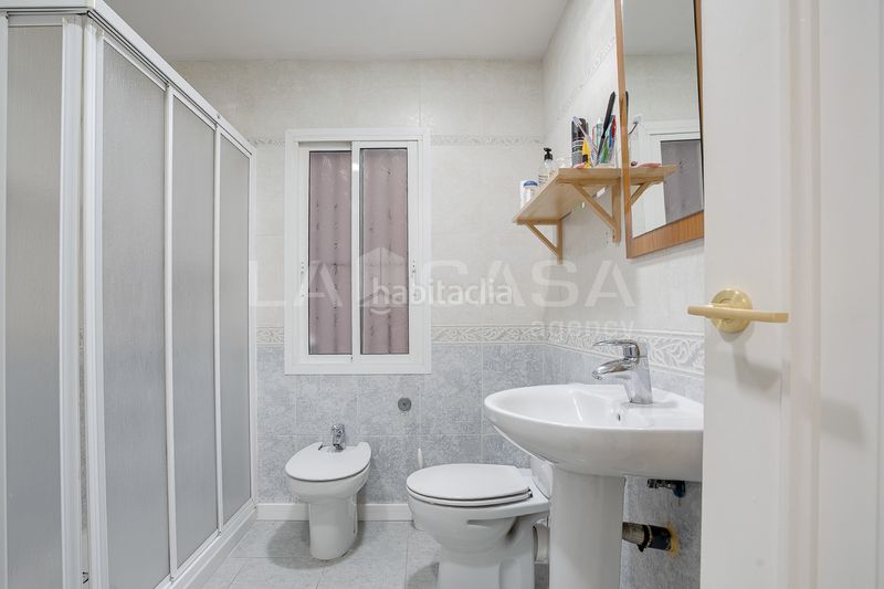 Foto c5de98d8-0b03-4b1b-8b3b-9aedb4fde638. Pis a El Besòs Sant Adrià de Besòs