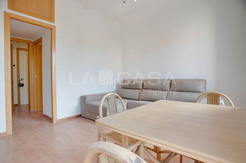 Foto bd9e3d22-e152-49c0-accb-599ef3127161. Pis amb calefacció a El Camp de l´Arpa del Clot Barcelona