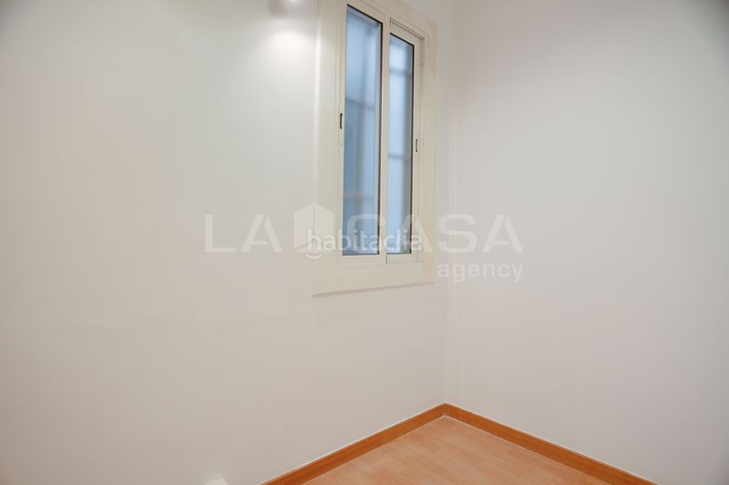 Foto 8ddea4fc-c58c-40c0-a594-cb5528f30ece. Piso en El Camp de l´Arpa del Clot Barcelona