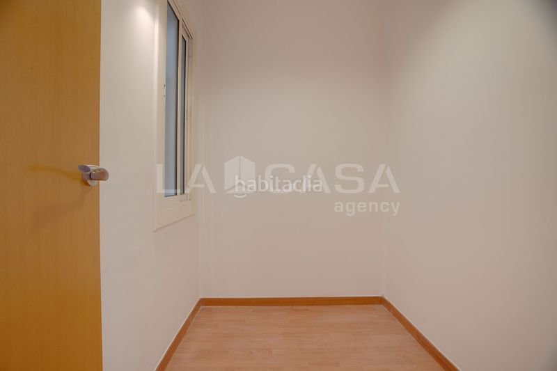Foto ed280a67-2430-4df9-8f92-bb51eba80c65. Piso en El Camp de l´Arpa del Clot Barcelona