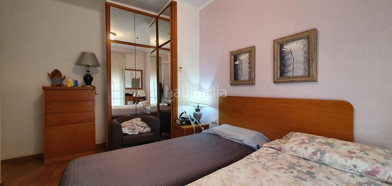 Foto aa13cc3e-5012-49c4-a28d-d0d8b8086af8. Piso en El Camp de l´Arpa del Clot Barcelona