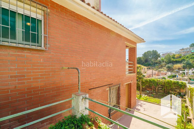 Foto f7b43ef4-2d48-4541-bbac-94bccef61449. Casa amb aparcament a Bisbal del Penedès (La)