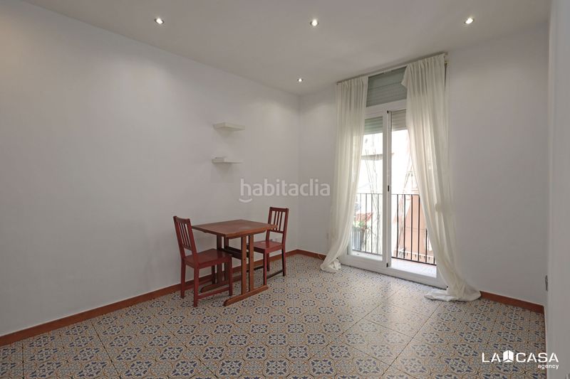 Foto 47bef362-b7ad-497e-8e1d-695a87d45a07. Pis a Raval Barcelona