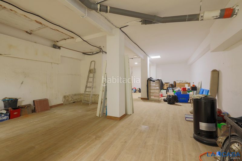 Foto 72efe99c-face-4b11-8067-8278cbefb1f0. Planta baixa a Hostafrancs Barcelona