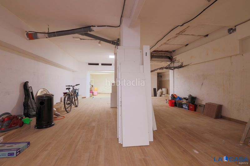 Foto 827b23d9-bd46-4da5-a0cc-f943bc6cb63e. Planta baixa a Hostafrancs Barcelona