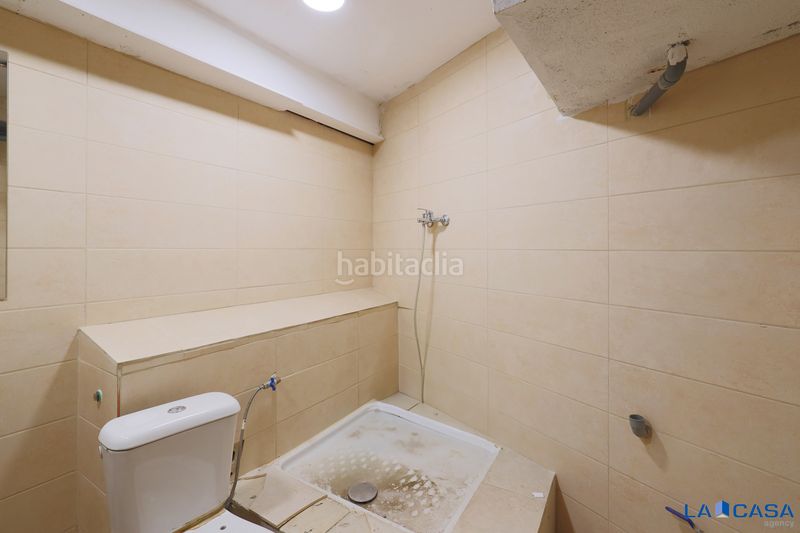 Foto c8e4430f-847a-467e-b495-b3adb5e0d198. Planta baixa a Hostafrancs Barcelona