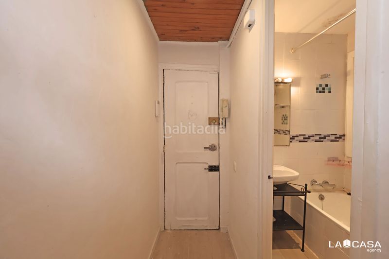 Foto fb90076c-3e03-43ba-ba2f-eb9effb2162e. Pis a Gòtic Barcelona