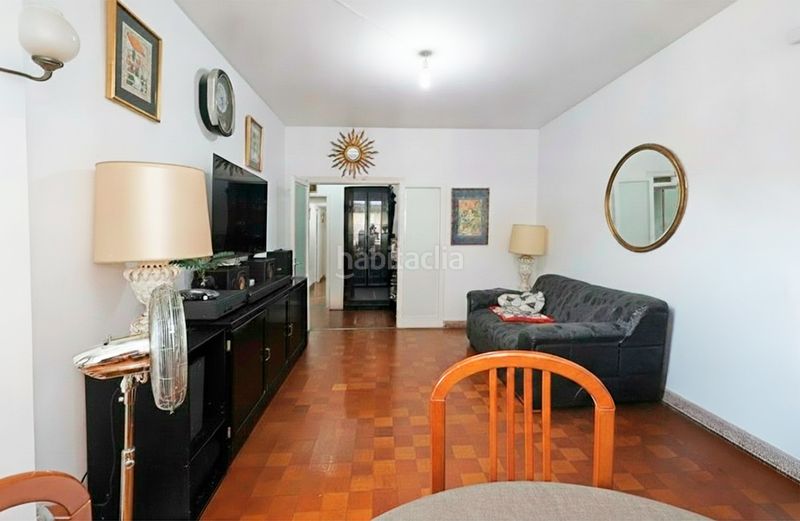 Foto 03282dc5-f189-457d-85b3-3ce521833a2e. Piso en Sant Antoni Barcelona