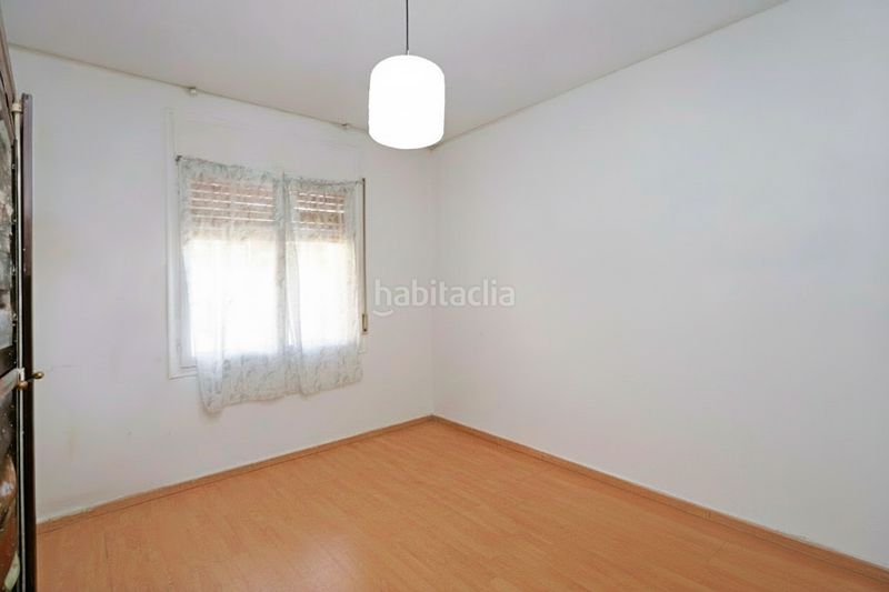 Foto 77e893aa-d7bc-42cf-8a39-892c3d155f9f. Piso en Sant Antoni Barcelona