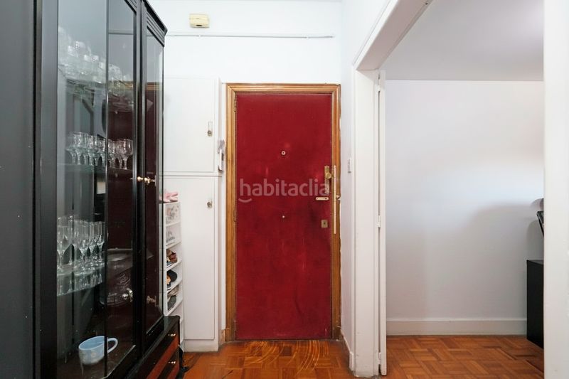 Foto b959853c-7edc-49ad-a869-308dad34e272. Piso en Sant Antoni Barcelona