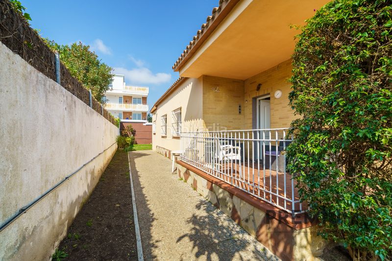 Foto bf008899-4962-475d-b915-1e4c04a3f154. Casa amb aparcament a Can Bou Castelldefels