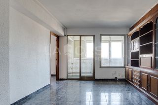 Flat in La Verneda - La Pau
