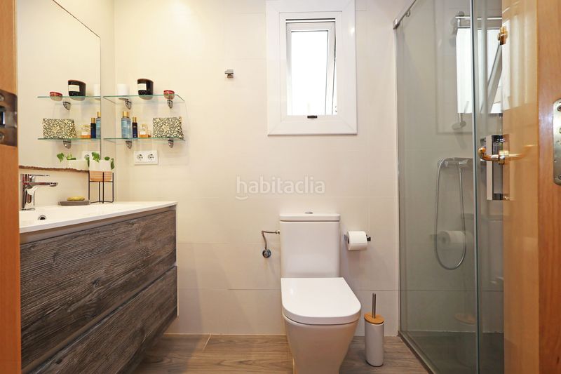 Foto 109de1f1-c1eb-4833-8665-236e3dd86fa9. Piso en Sants Barcelona