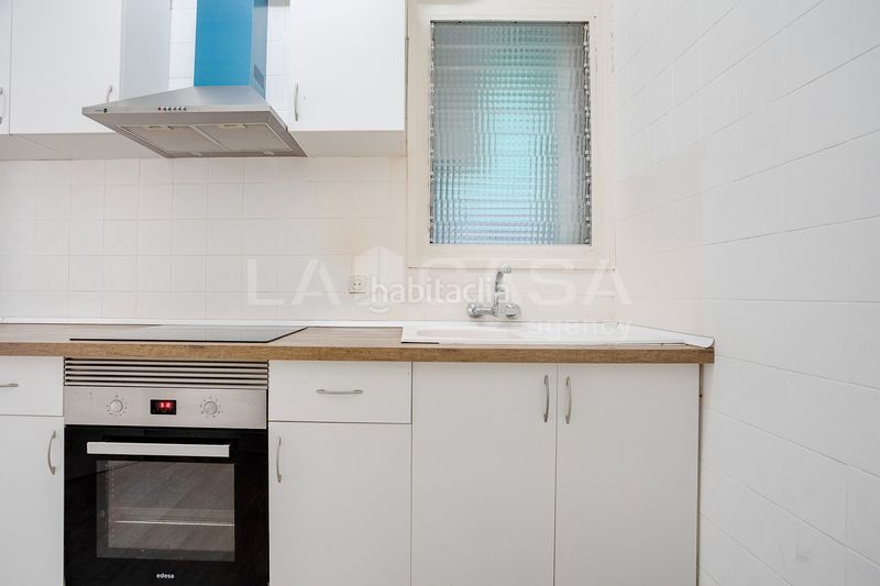 Foto c99bd8f3-ee60-44fc-9bc8-96ab2dc066e3. Pis a Provençals del Poblenou Barcelona
