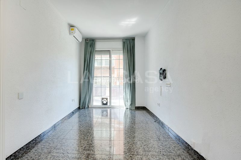 Foto ee751776-6b72-4b3b-bda9-b19bd834ab74. Pis a Provençals del Poblenou Barcelona