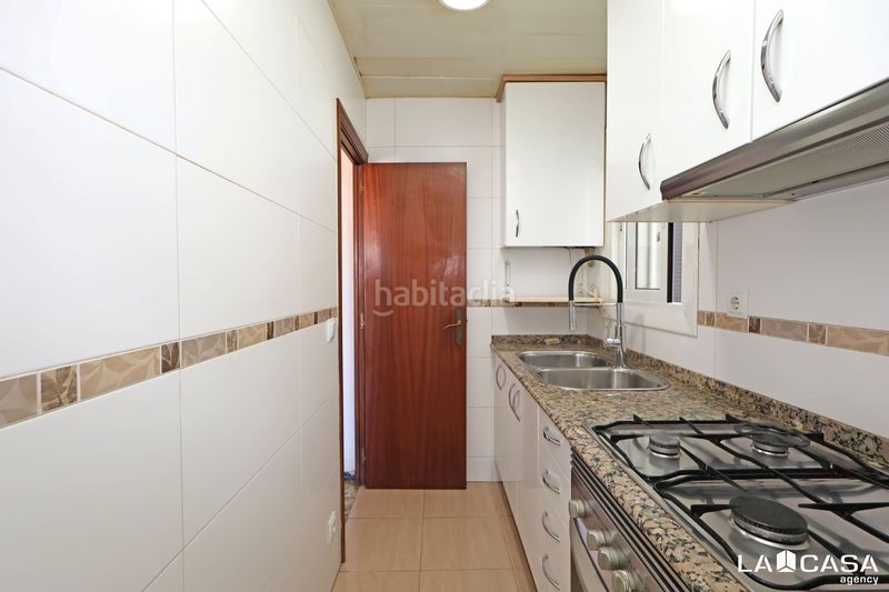 Foto f863570e-6ec1-4fc0-bc82-7e791b1d79dc. Àtic a Can Vidalet Esplugues de Llobregat