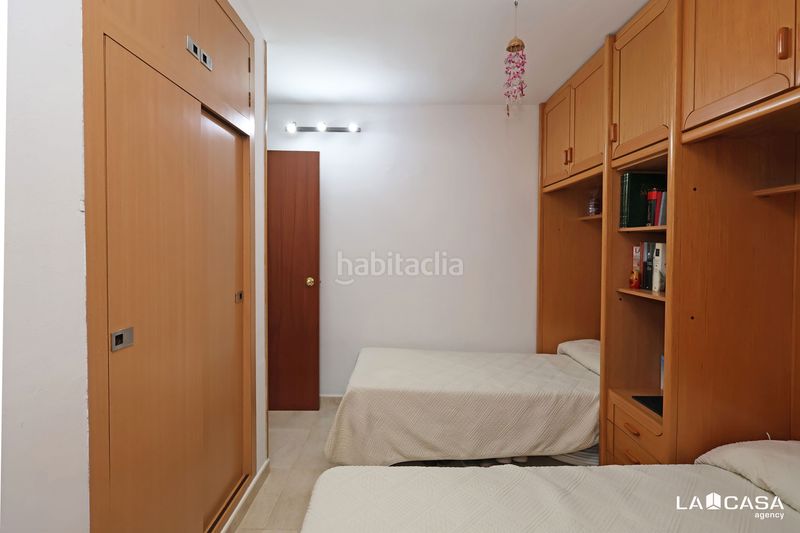Foto 7113f279-85c5-4750-b26c-1f707d81c608. Piso en Can Vidalet Esplugues de Llobregat