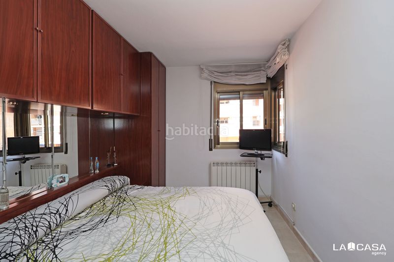 Foto d14da839-d674-491a-942c-6ffe801a7334. Piso en Can Vidalet Esplugues de Llobregat