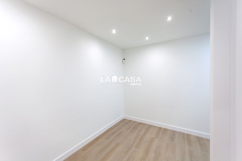 Foto 555ebdee-25ec-432d-b92f-cf09d15ea5bc. Local comercial a Vista Alegre Castelldefels