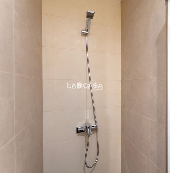 Foto e3c50e82-a783-45b7-afe5-a8dc4acd9ed2. Local comercial a Vista Alegre Castelldefels