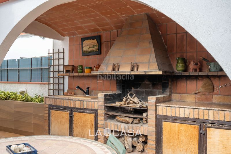 Foto a3315e54-6d0c-4dfb-9857-bb439f3856e7. Casa amb calefacció aparcament piscina a Lluminetes Castelldefels