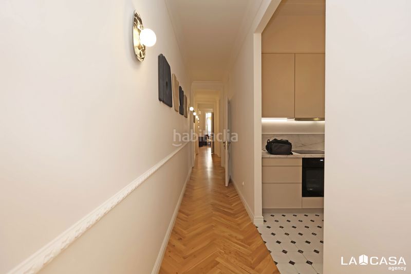 Foto 10b80054-c552-4354-bec8-a6a65fe148d5. Pis a Raval Barcelona