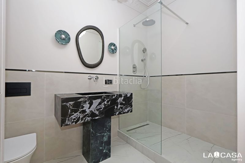 Foto 0f6bd230-c0e9-444e-bab8-a8fc43f9c345. Piso en Raval Barcelona