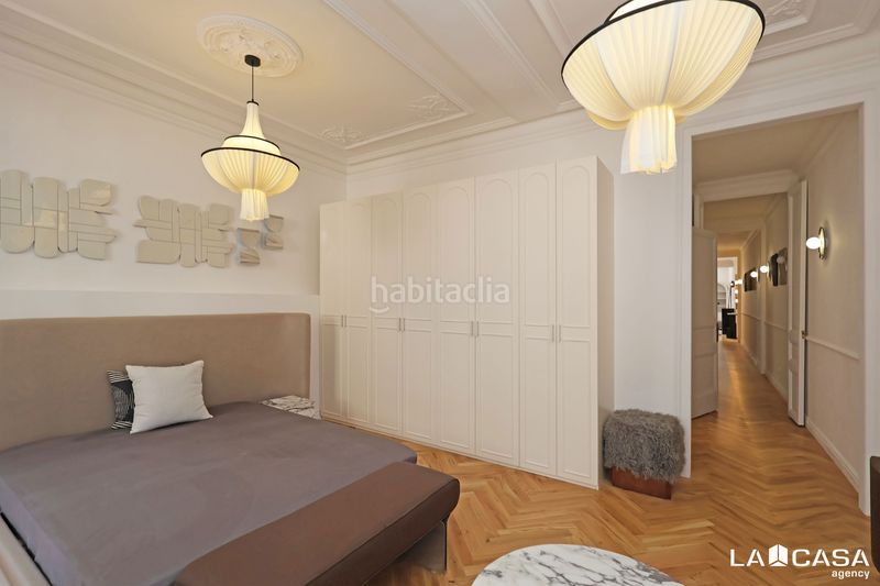 Foto 9c07d5d9-3c7a-4b60-9815-b6d6eec97f01. Piso en Raval Barcelona