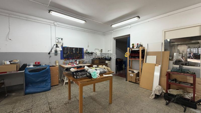 Foto 7612ef32-8fa4-49bb-9405-adf4e8af432d. Local comercial a Lloreda Badalona